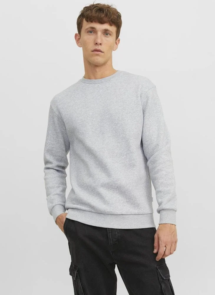 Solid Crew Neck Regular Fit Sweatshirt